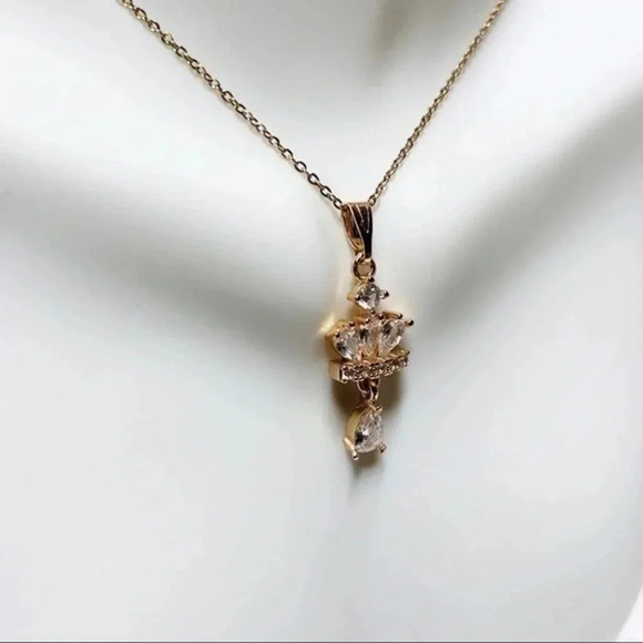 DAINTY Crown Necklace |Statement Necklace| Gold Plated, Layering Necklace - Picture 5 of 7